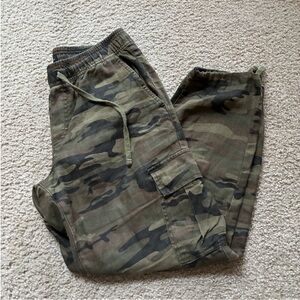 Sanctuary x Anthro linen camo cargo capris